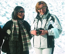 Paola Pancher (vľavo) v rozhovore s pražskou vydavateľkou SKI magazínu Dagmar Fryčovou.