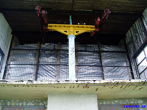 Podpera č. 34 v hornej stanici - jediná, ktorá sa zachovala /foto: Andrej 11.07.2004/