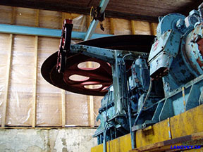Poháňací lanáč v hornej stanici /foto: Andrej 11.07.2004/