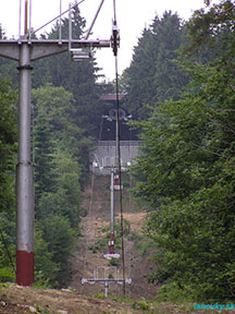 trasa od podpery č. 13 nahor /foto: Peter Brňák 16.06.2005/