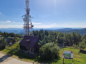 Výhľad na Tatry z hornej stanice KLO-6 Czarny Potok - Jaworzyna Krynicka /foto: Matej Petőcz 12.8.2023/