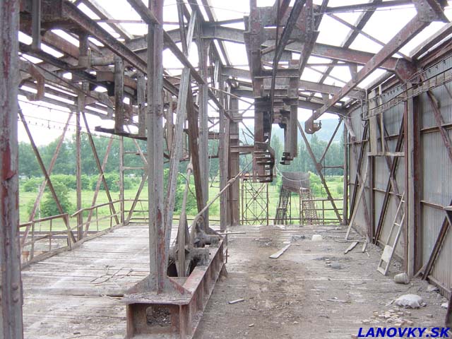 Rozbehnúť sa a skočiť  - foto: Yankee 2003