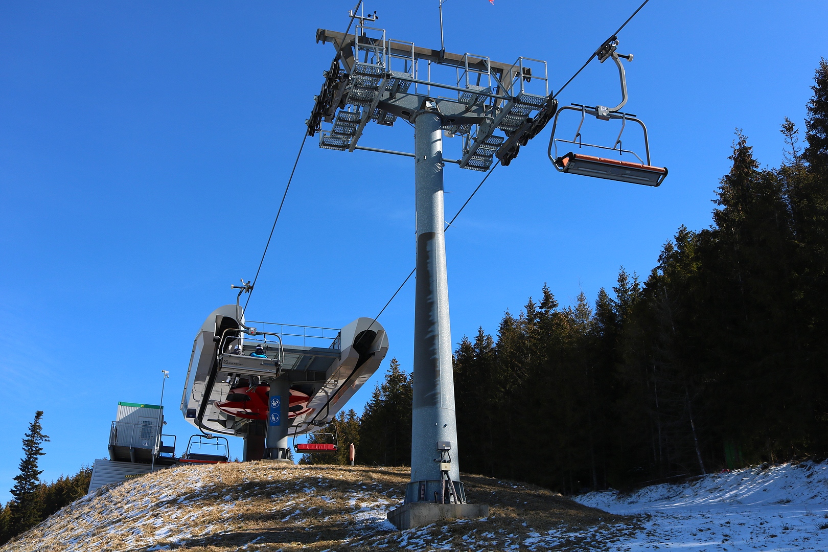 podpěra č. 9 a horní stanice  - foto: Radim Polcer 17.03.2023