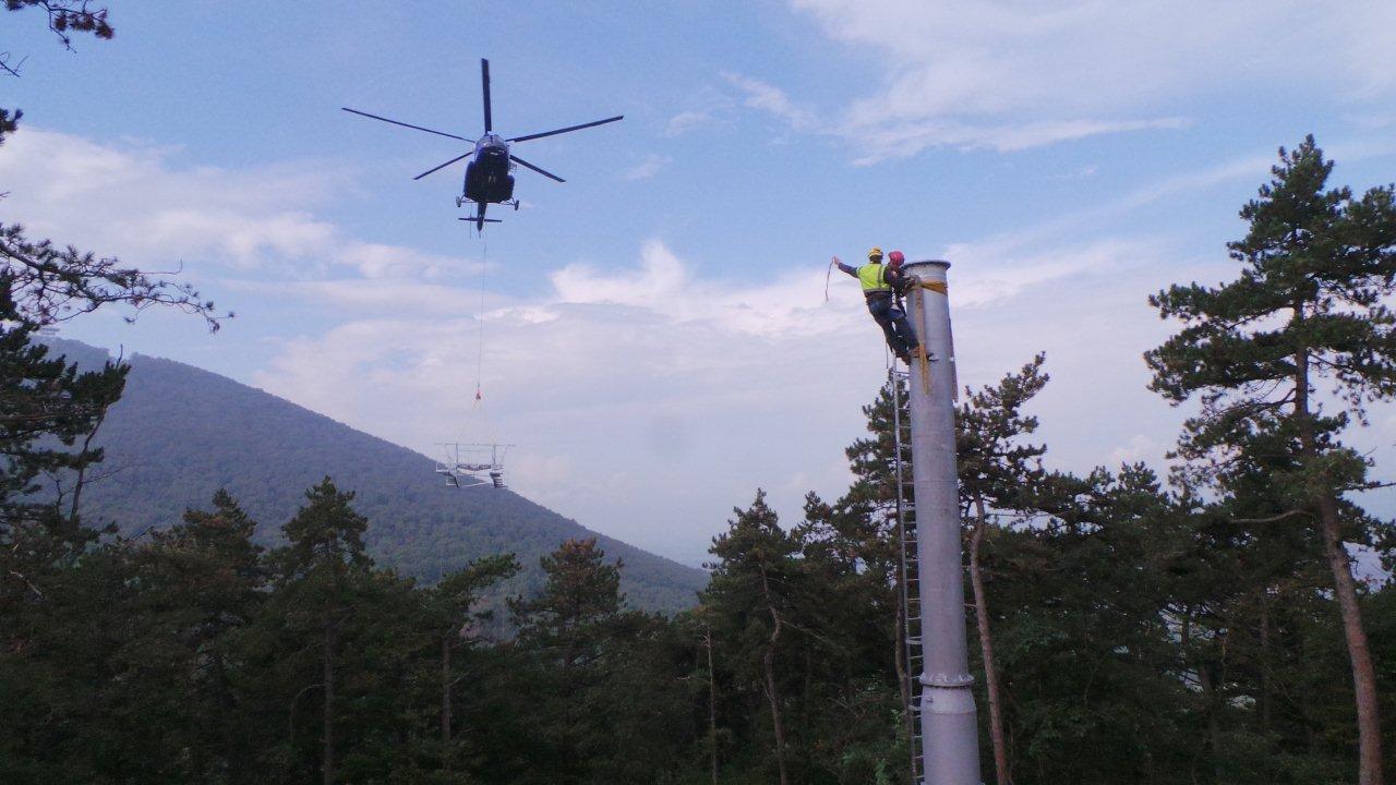Výstavba lanovky v maďarskom stredisku Zemplén Kalandpark  - foto: Miroslav Kováč 21.9.2014