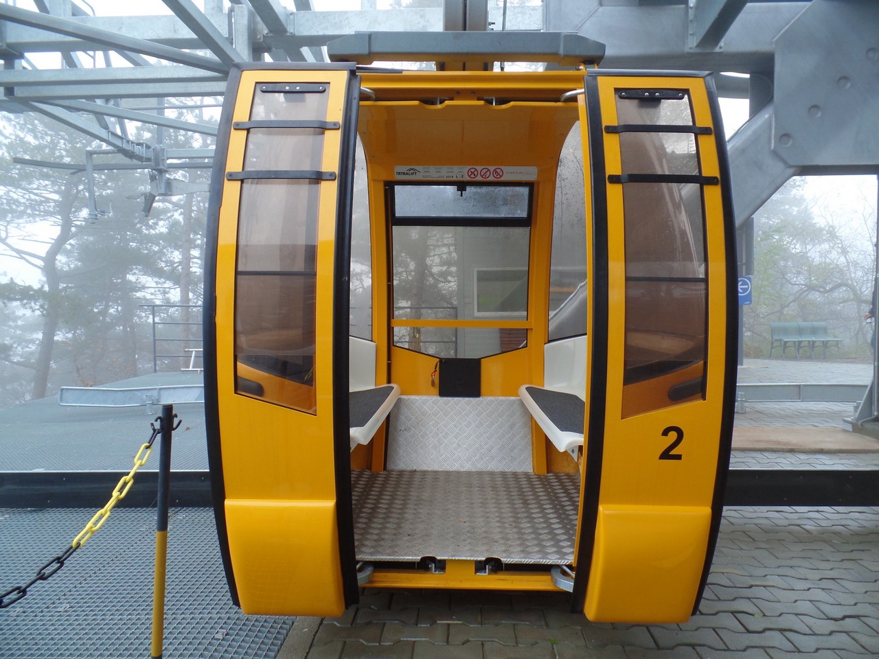 Prvá kabínková lanovka v Maďarsku - Zemplén Kalandpark, Sátoraljaújhely  - foto: Matej Petőcz 17.11.2015