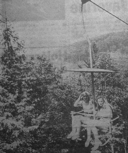 Jazda lanovkou v prvých dňoch prevádzky.  - foto: Večerník, júl 1972