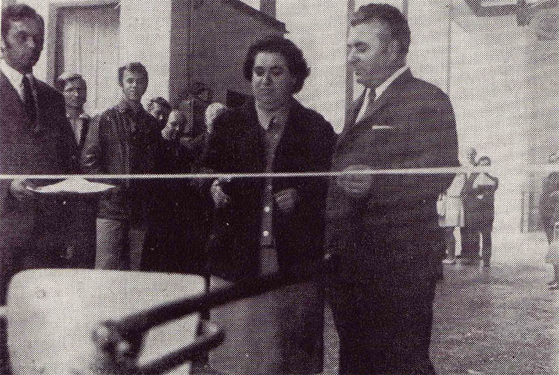 Ing. P. Višňovcová, podpredsedníčka Vládneho výboru pre cestovný ruch, 11. júla 1972 slávnostne odovzdáva lanovku do prevádzky.  - foto: Roland Hensch, Krásy Slovenska