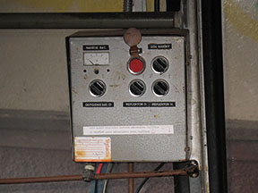 ovládací panel v kabině /foto: Radim Polcer 22.03.2011/