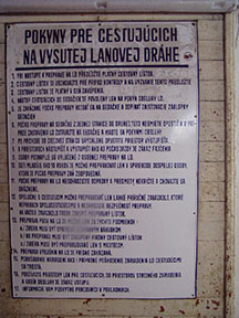 pokyny pre cestujúcich /foto: Daniel Zajko 31.12.2003/