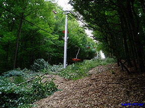 pohľad od podpery č. 3 na trasu smerom hore /foto: Andrej 14.08.2004/