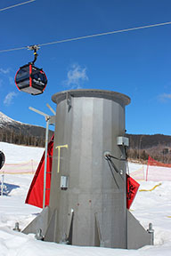 dolní část tubusu původní podpěry č. 11, která bude nově sloužit jako stojan pro sněžné dělo /foto: Radim Polcer 08.03.2014/