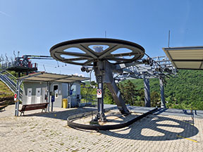 Dolná stanica KLF-6 Szár-hegy – Magas-hegy /foto: Matej Petőcz 19.05.2023/