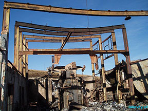 vyhoretá strojovňa po požiari 4.11.2005, strojné zariadenie lanovky požiar prežilo /foto: Andrej 13.11.2005/