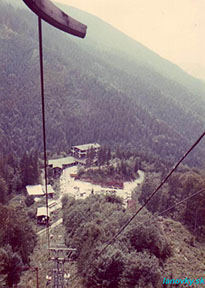 pohľad od podpery č. 7 na dolnú časť trasy lanovky /foto: Ing. Bíza 1989/