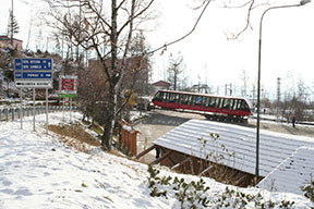 Vozeň prichádza do Smokovca. /foto: Maroš Sýkora 6.11.2007/