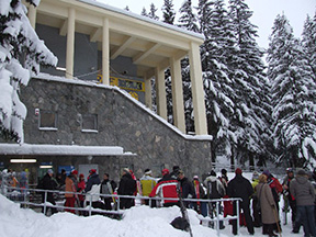 Rad na lanovku o deviatej /foto: Ján Palinský 15.12.2007/