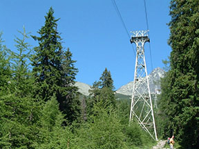 podpěra č. 7, která je se svými 37 m nejvyšší na trati /foto: Radim Polcer 05.07.2006/