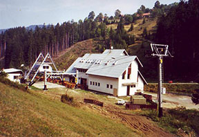 Pôvodná dolná stanica lanovky na Lalikoch /foto: Roman Gric 1992/
